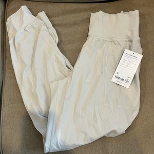 Athleta salutation joggers